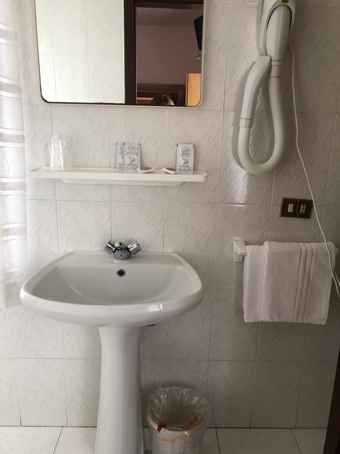 Albergo Miravalle Levico Terme Exteriör bild